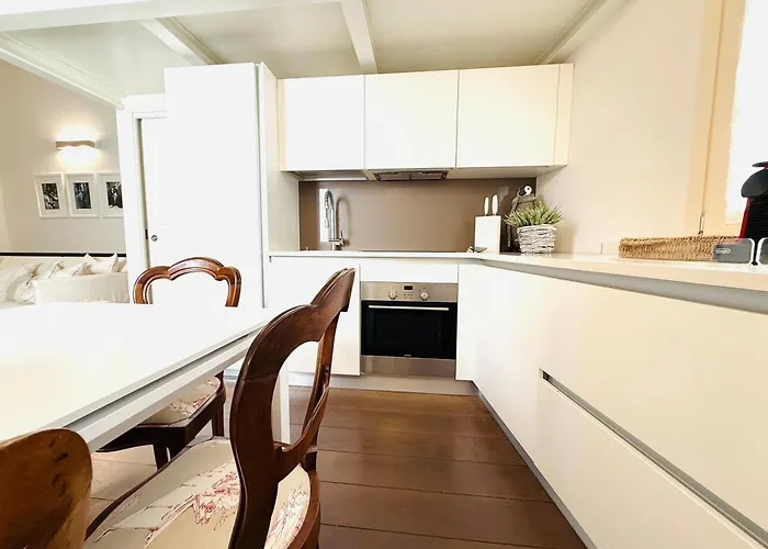 Comecasa Two-bedroom House On The Harbor Saint-Tropez